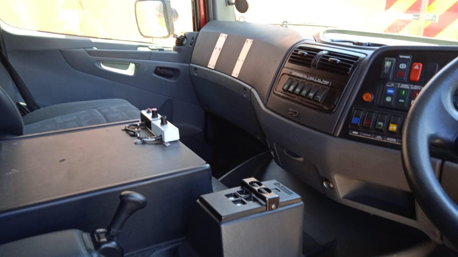 Autotanque Mercedes Benz Atego · — imagem 9