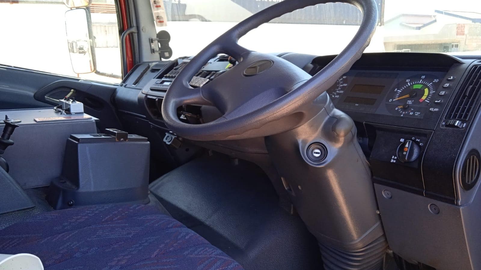 Autotanque Mercedes Benz Atego · — imagem 8