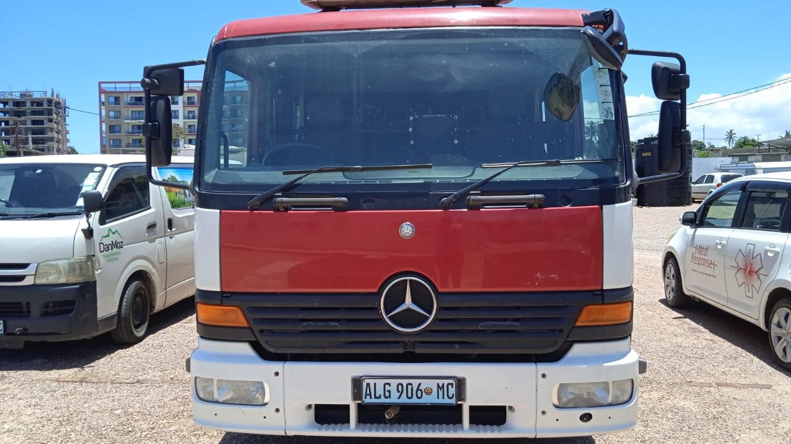 Autotanque Mercedes Benz Atego · — imagem 2