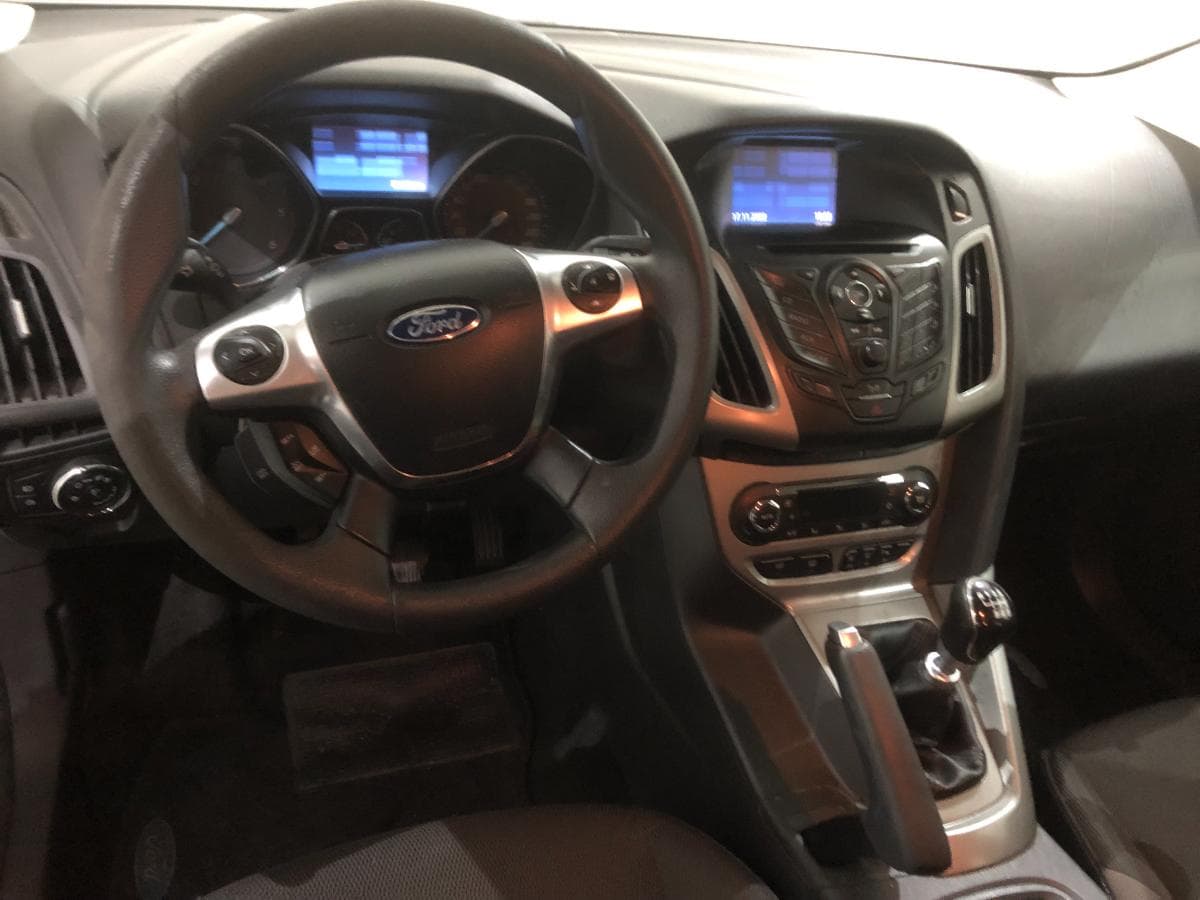 Ford Focus 1.6 TDCI · Ano 2014 — imagem 36