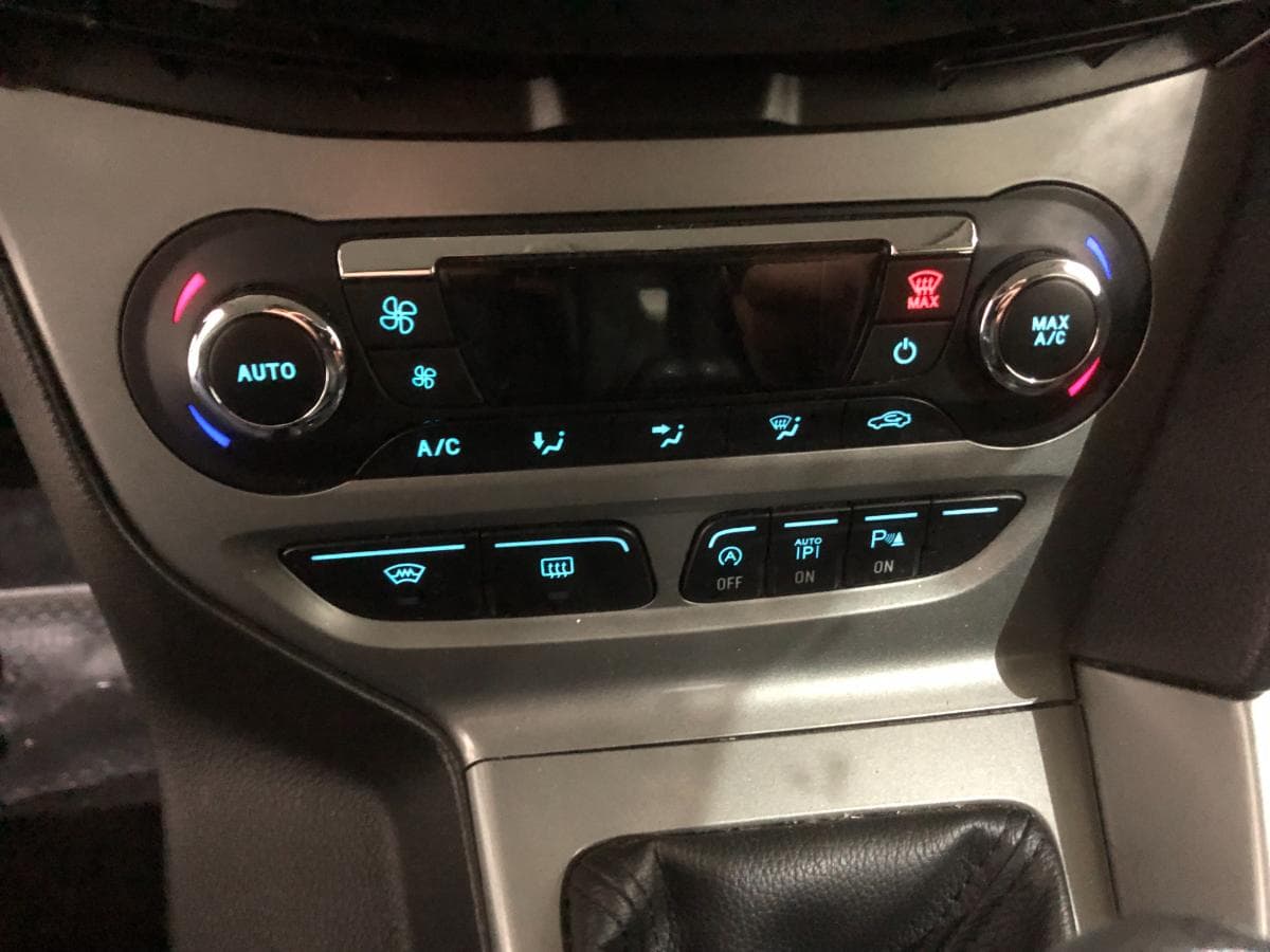 Ford Focus 1.6 TDCI · Ano 2014 — imagem 38