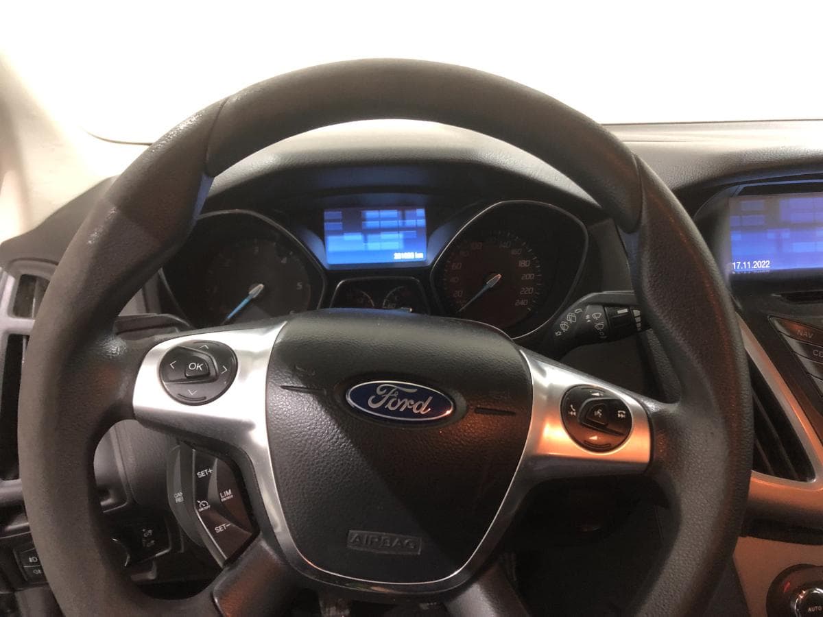 Ford Focus 1.6 TDCI · Ano 2014 — imagem 39
