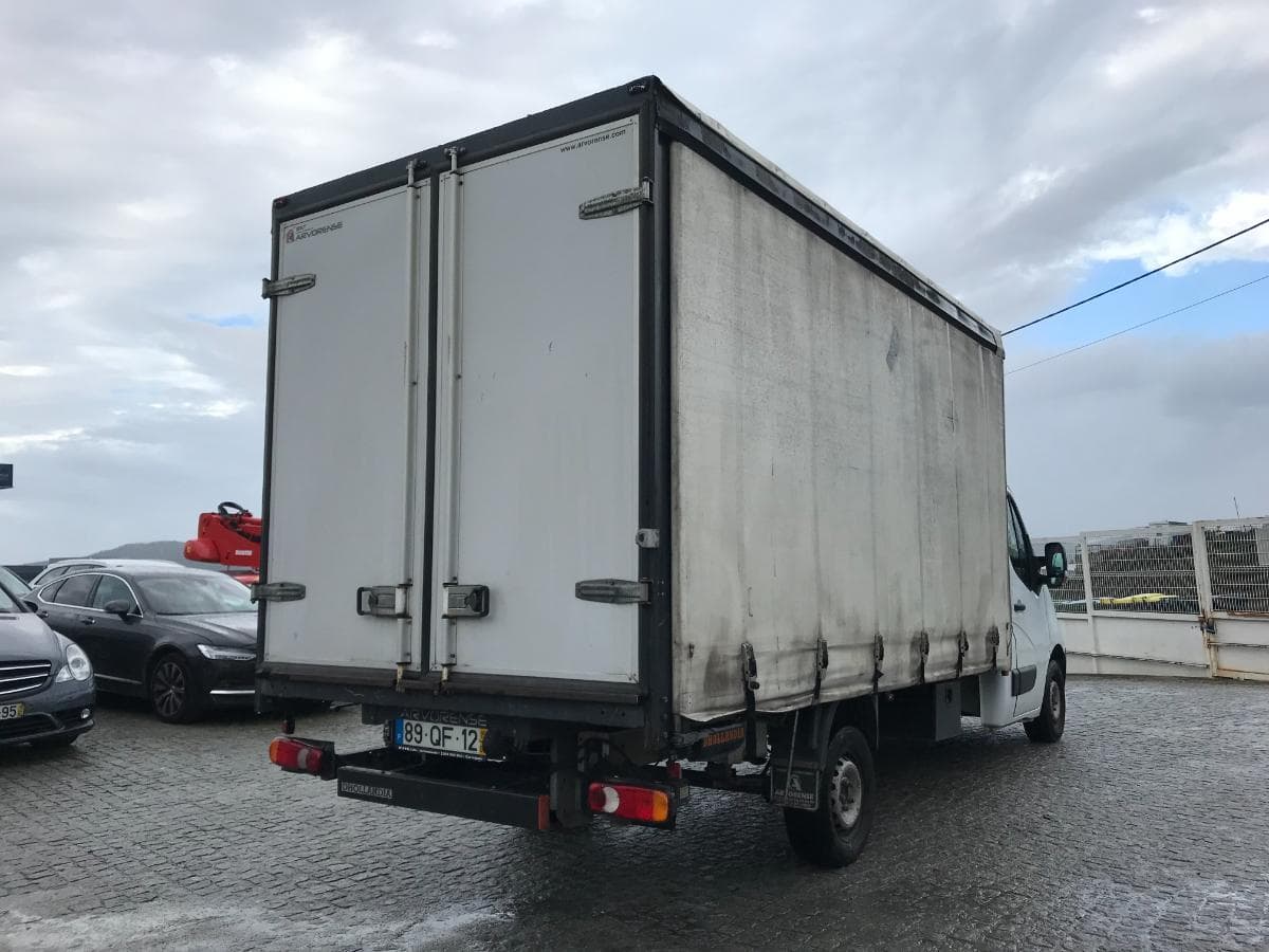 Renault Master 2.3 DCI · Ano 2015 — imagen 7