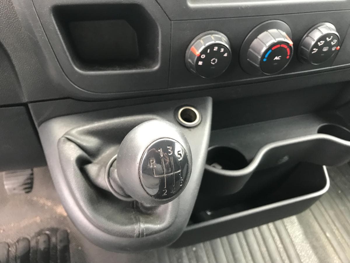 Renault Master 2.3 DCI · Ano 2015 — imagen 27