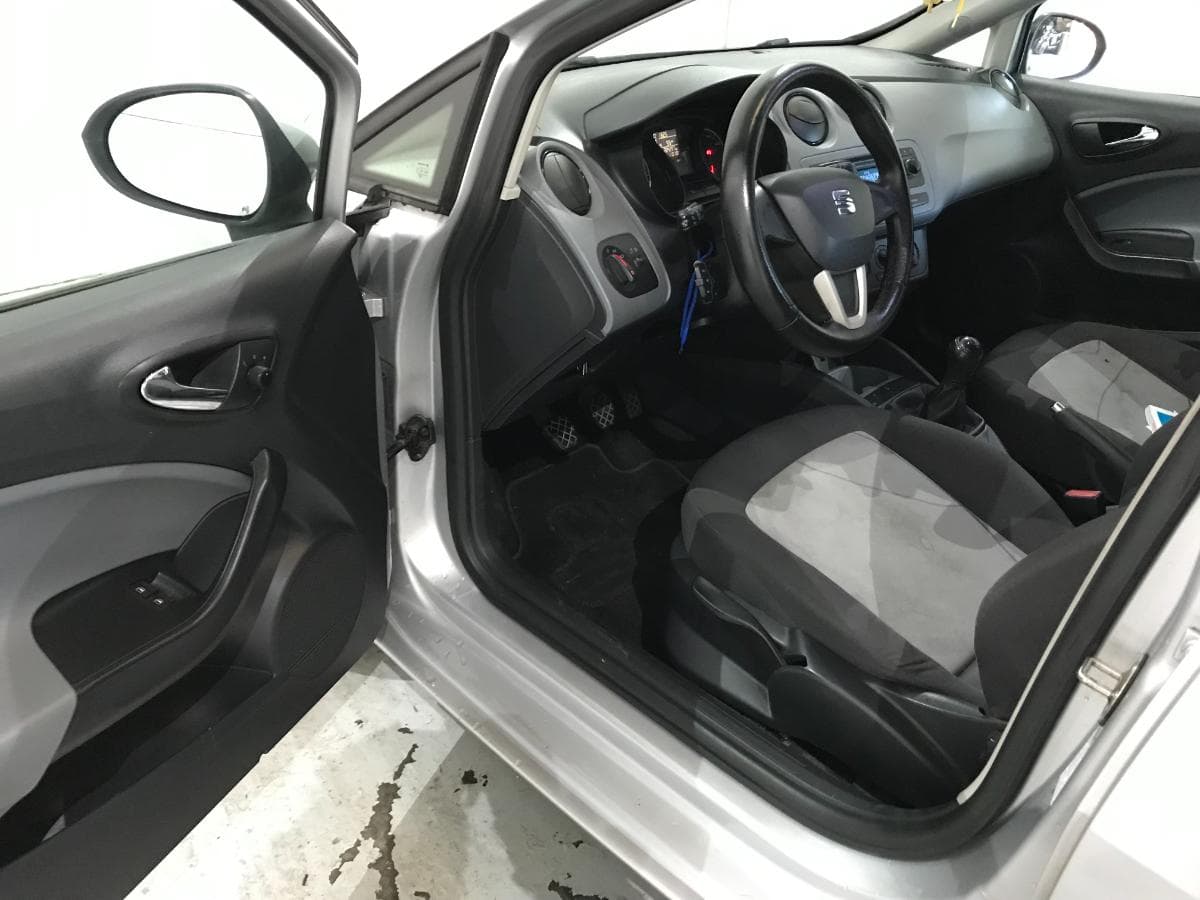 Seat Ibiza 1.2 TDI · Ano 2014 — imagen 12