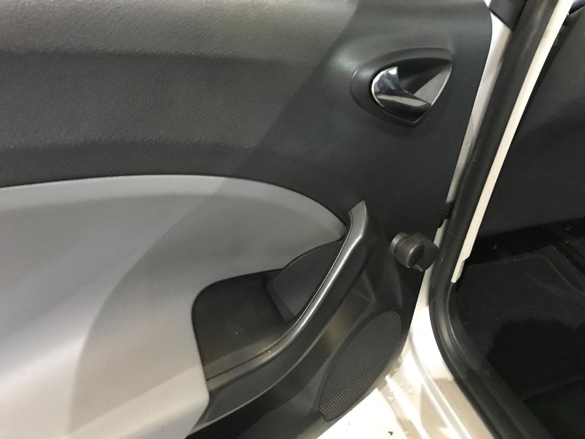 Seat Ibiza 1.2 TDI · Ano 2014 — imagen 14