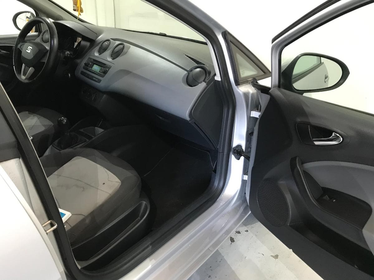 Seat Ibiza 1.2 TDI · Ano 2014 — imagen 17