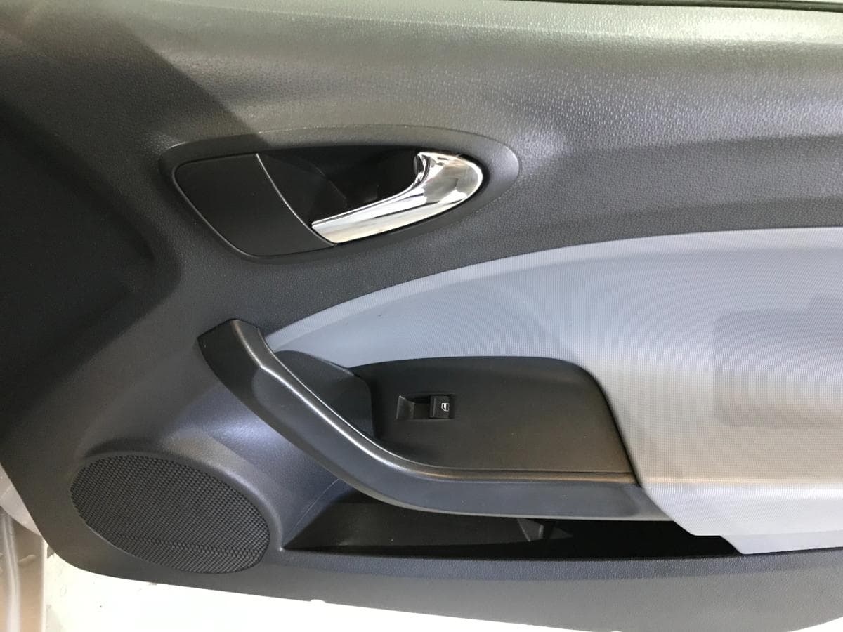 Seat Ibiza 1.2 TDI · Ano 2014 — imagen 19