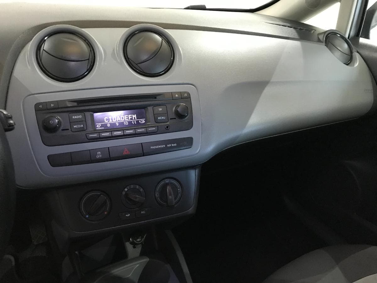 Seat Ibiza 1.2 TDI · Ano 2014 — imagen 22