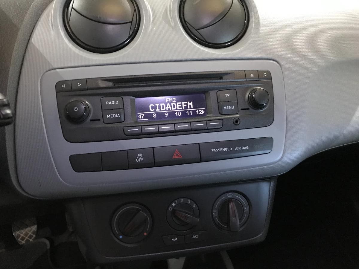 Seat Ibiza 1.2 TDI · Ano 2014 — imagen 31