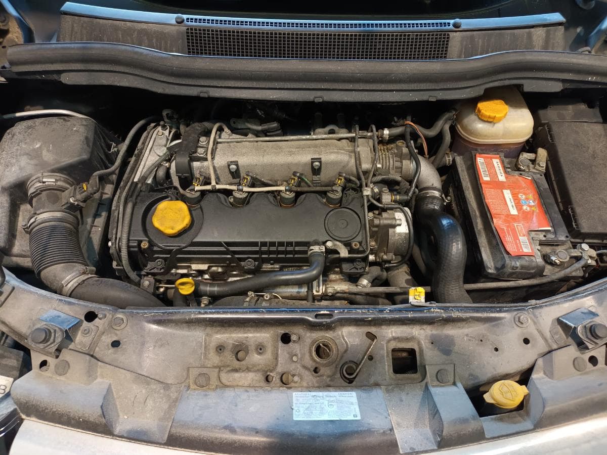 Opel Zafira 1.9 CDTI · Ano 2006 — image 7