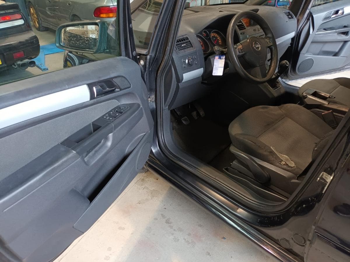Opel Zafira 1.9 CDTI · Ano 2006 — image 16