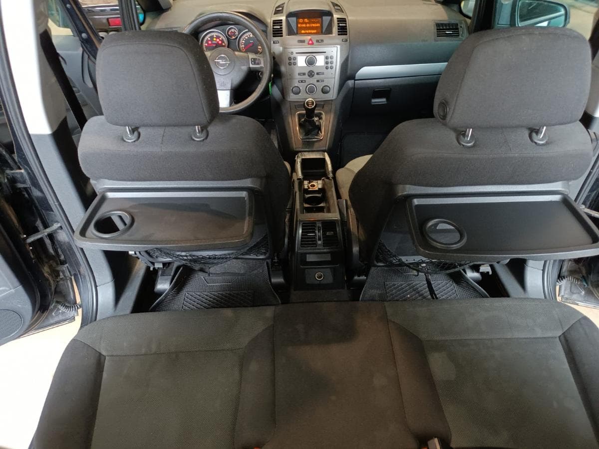 Opel Zafira 1.9 CDTI · Ano 2006 — image 19