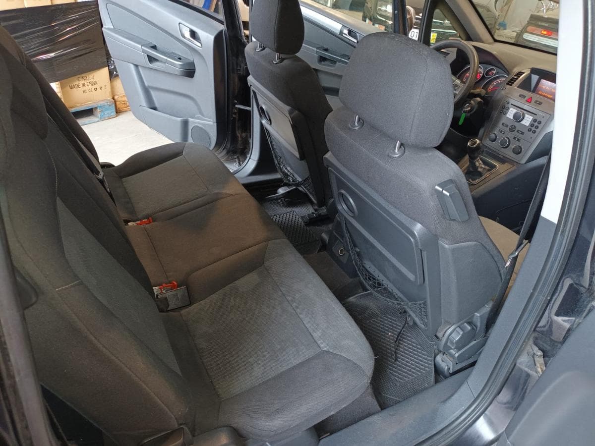 Opel Zafira 1.9 CDTI · Ano 2006 — image 20