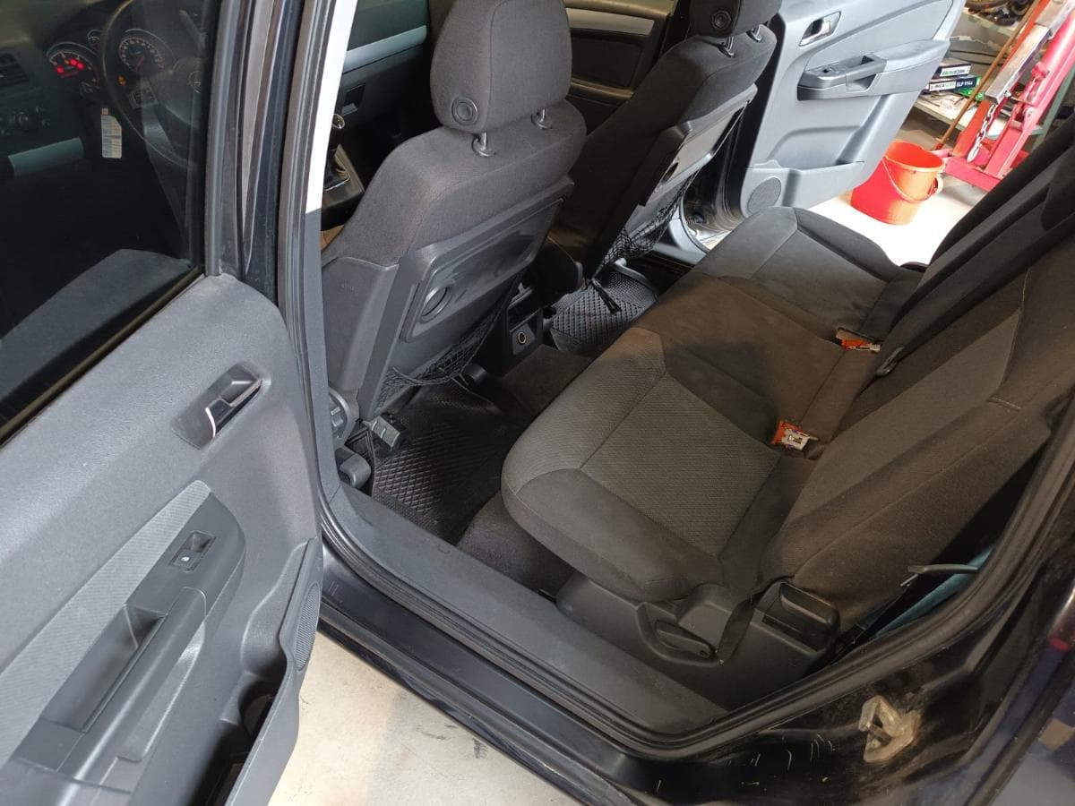 Opel Zafira 1.9 CDTI · Ano 2006 — image 22