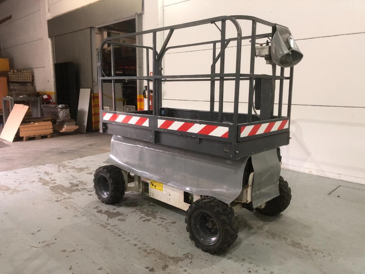 Plataforma Elevatória Airo SF 820 — imagen 4