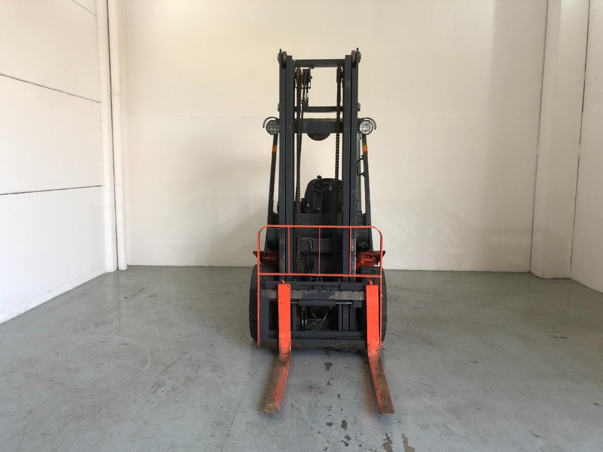 Empilhador Nissan 3.000kg — image 2