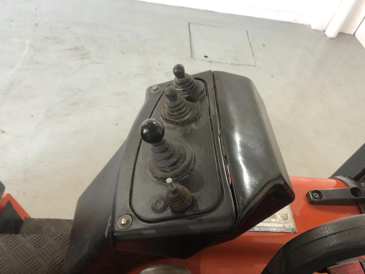 Empilhador Nissan 3.000kg — image 10