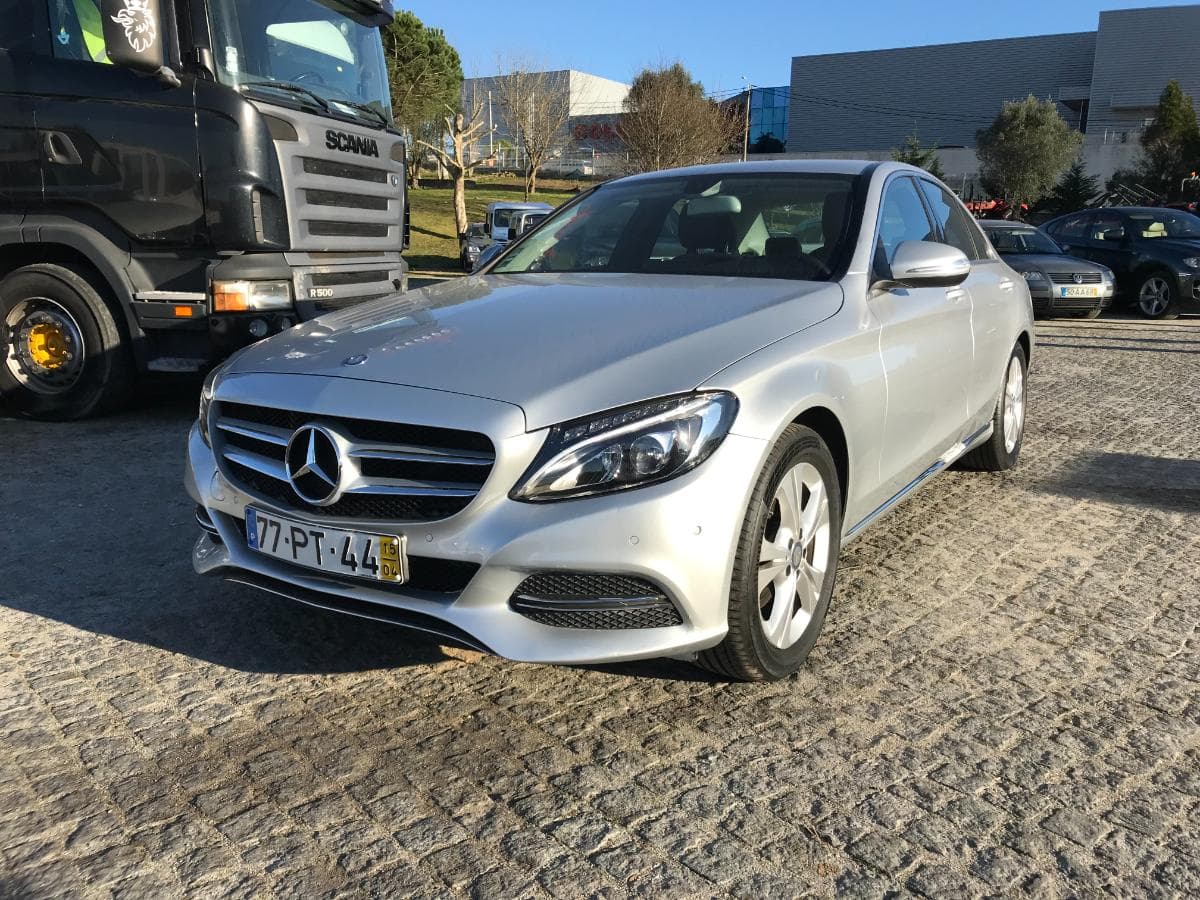 Mercedes-Benz C220 · Ano 2015 — imagen 4