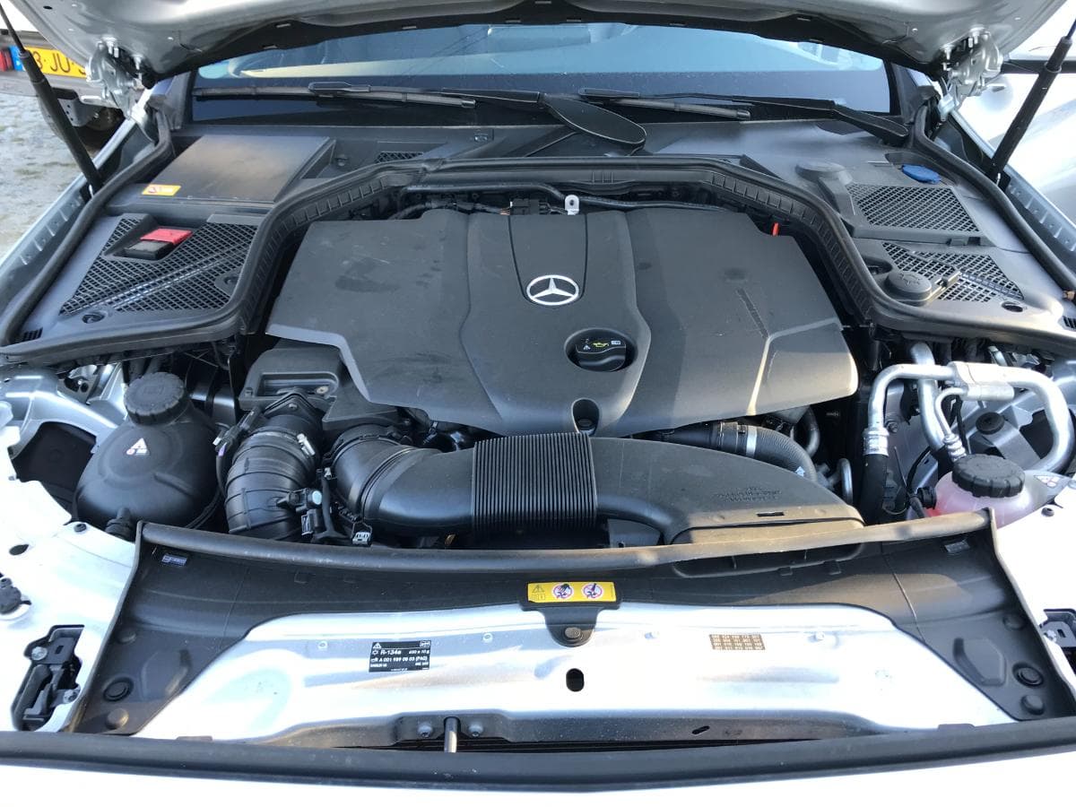 Mercedes-Benz C220 · Ano 2015 — imagen 9