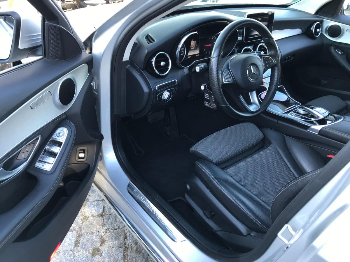 Mercedes-Benz C220 · Ano 2015 — imagen 21