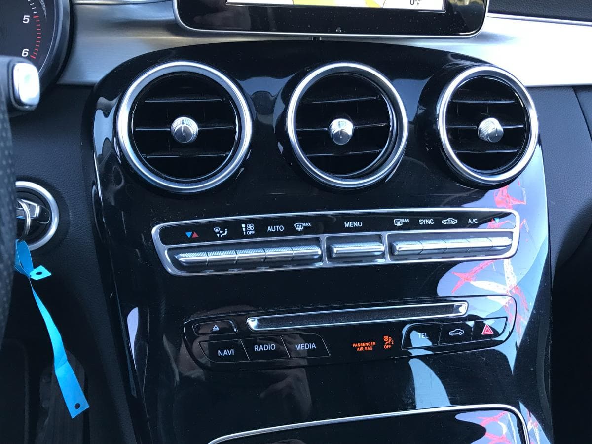 Mercedes-Benz C220 · Ano 2015 — imagen 27