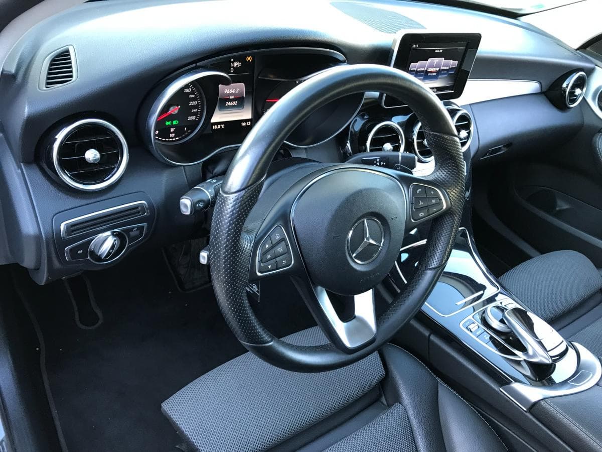 Mercedes-Benz C220 · Ano 2015 — imagen 32