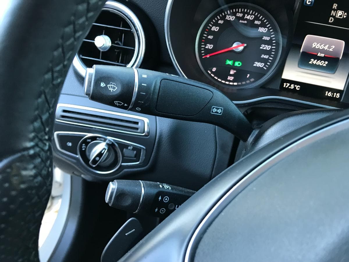 Mercedes-Benz C220 · Ano 2015 — imagen 35