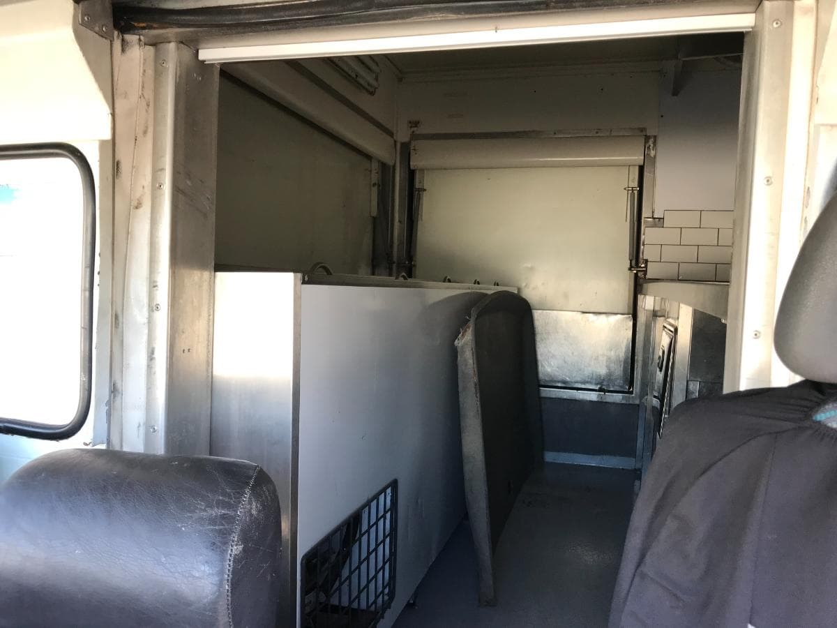 Veículo Food Truck Renault — imagem 19