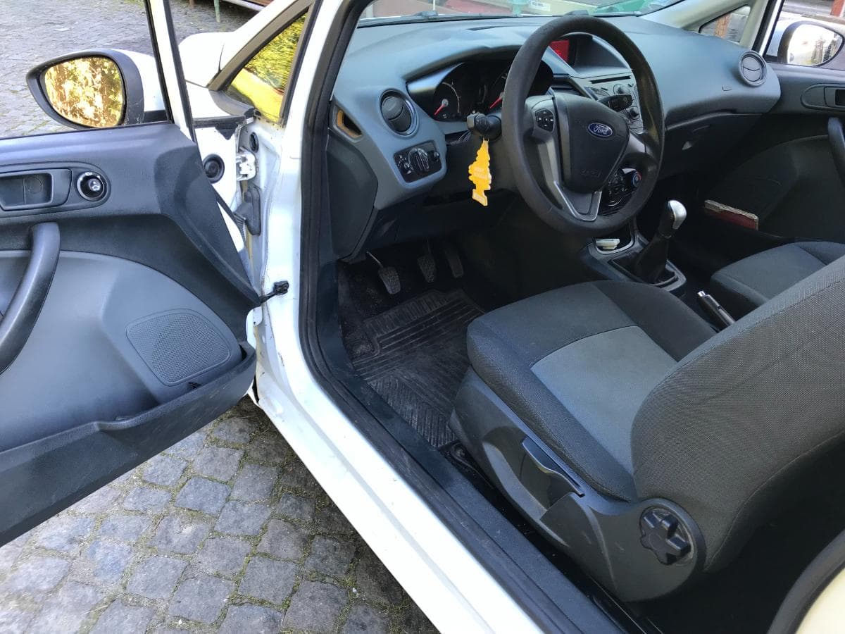 Ford Fiesta 1.4 TDCI · Ano 2010 — imagen 22