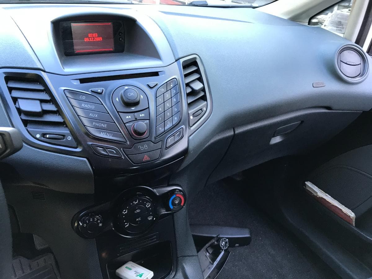 Ford Fiesta 1.4 TDCI · Ano 2010 — imagen 24