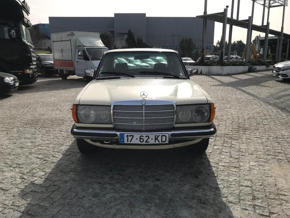 Mercedes-Benz 300D · Ano 1982 — imagen 2