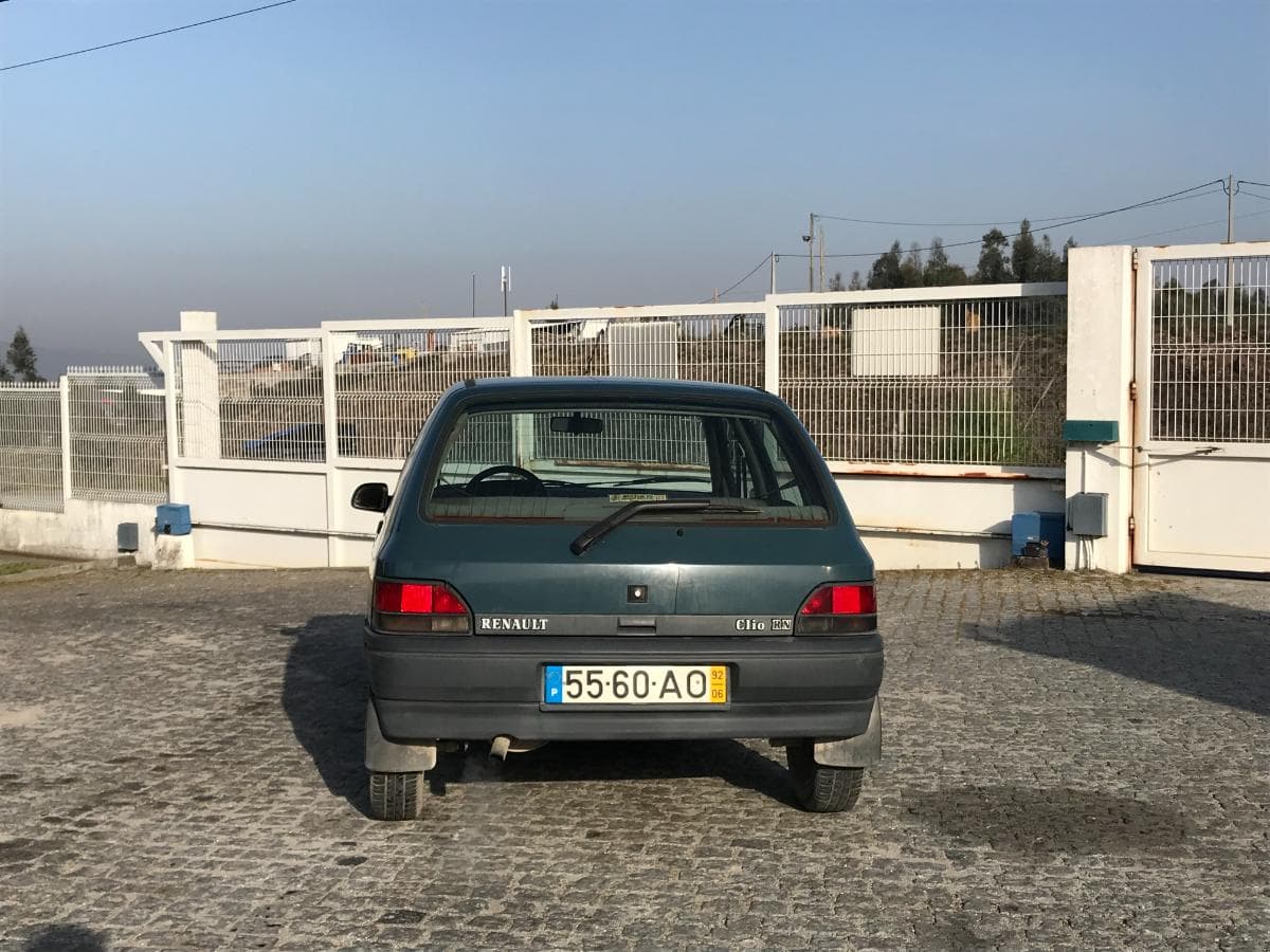 Renault Clio 1.2 · Ano 1992 — imagem 5