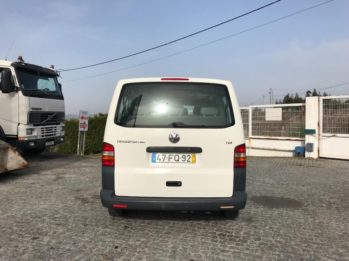 Volkswagen Transporter · 9 Lugares · Ano 2008 — imagem 7