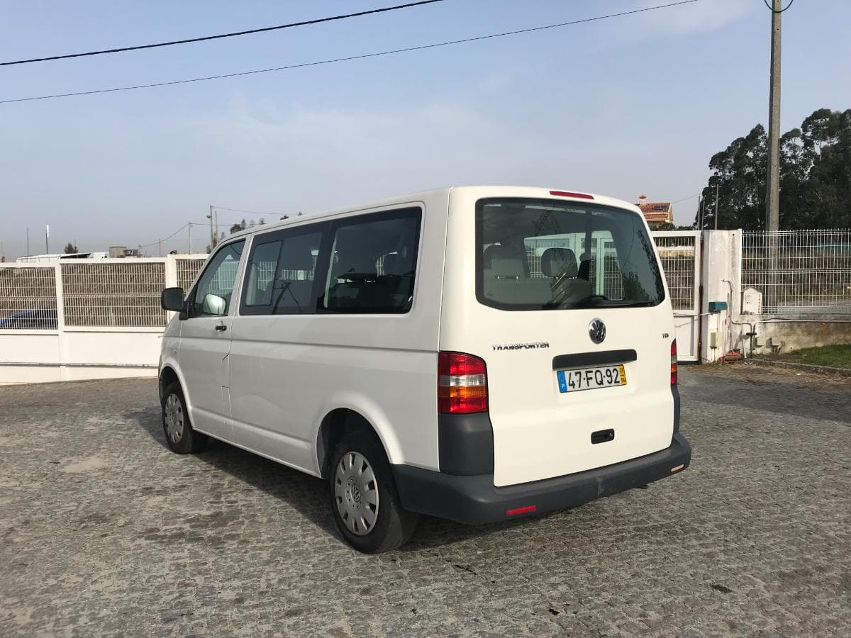 Volkswagen Transporter · 9 Lugares · Ano 2008 — imagem 6