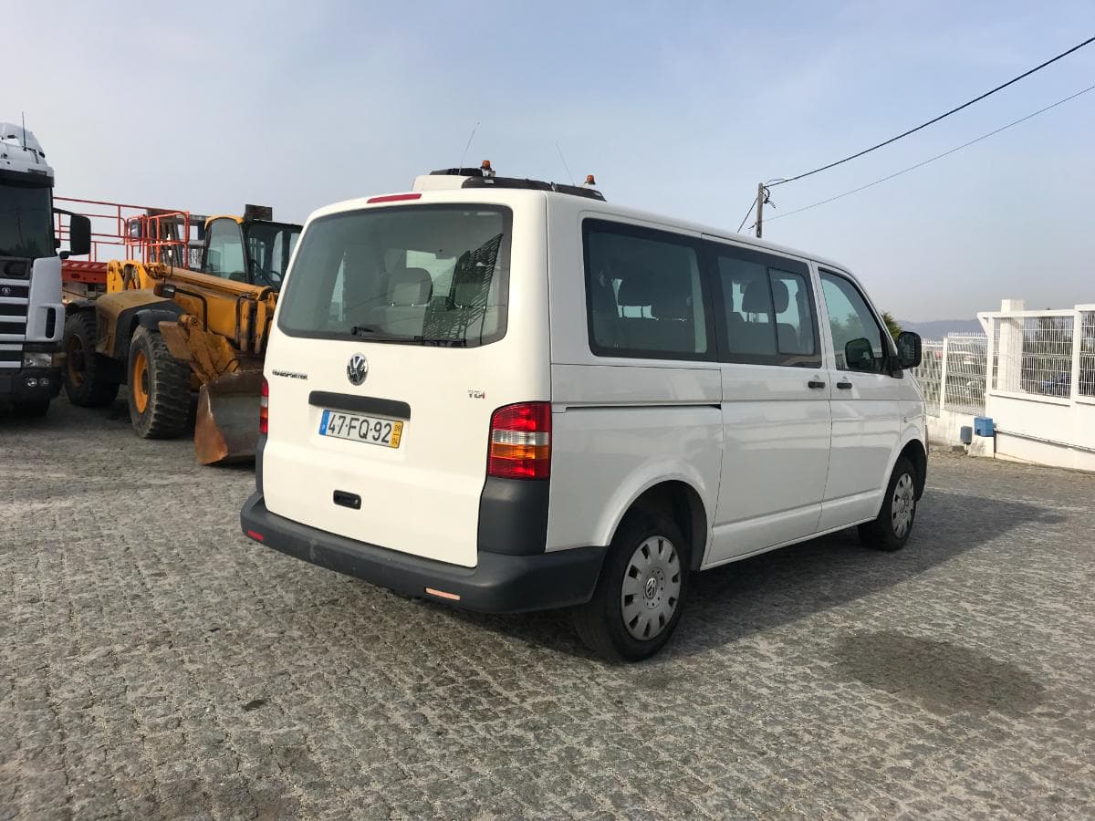 Volkswagen Transporter · 9 Lugares · Ano 2008 — imagem 10