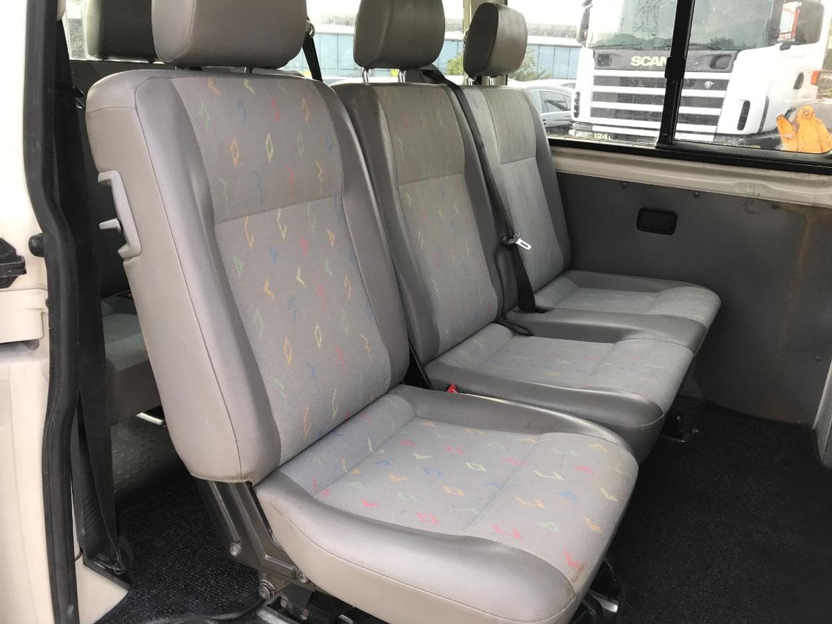Volkswagen Transporter · 9 Lugares · Ano 2008 — imagem 18