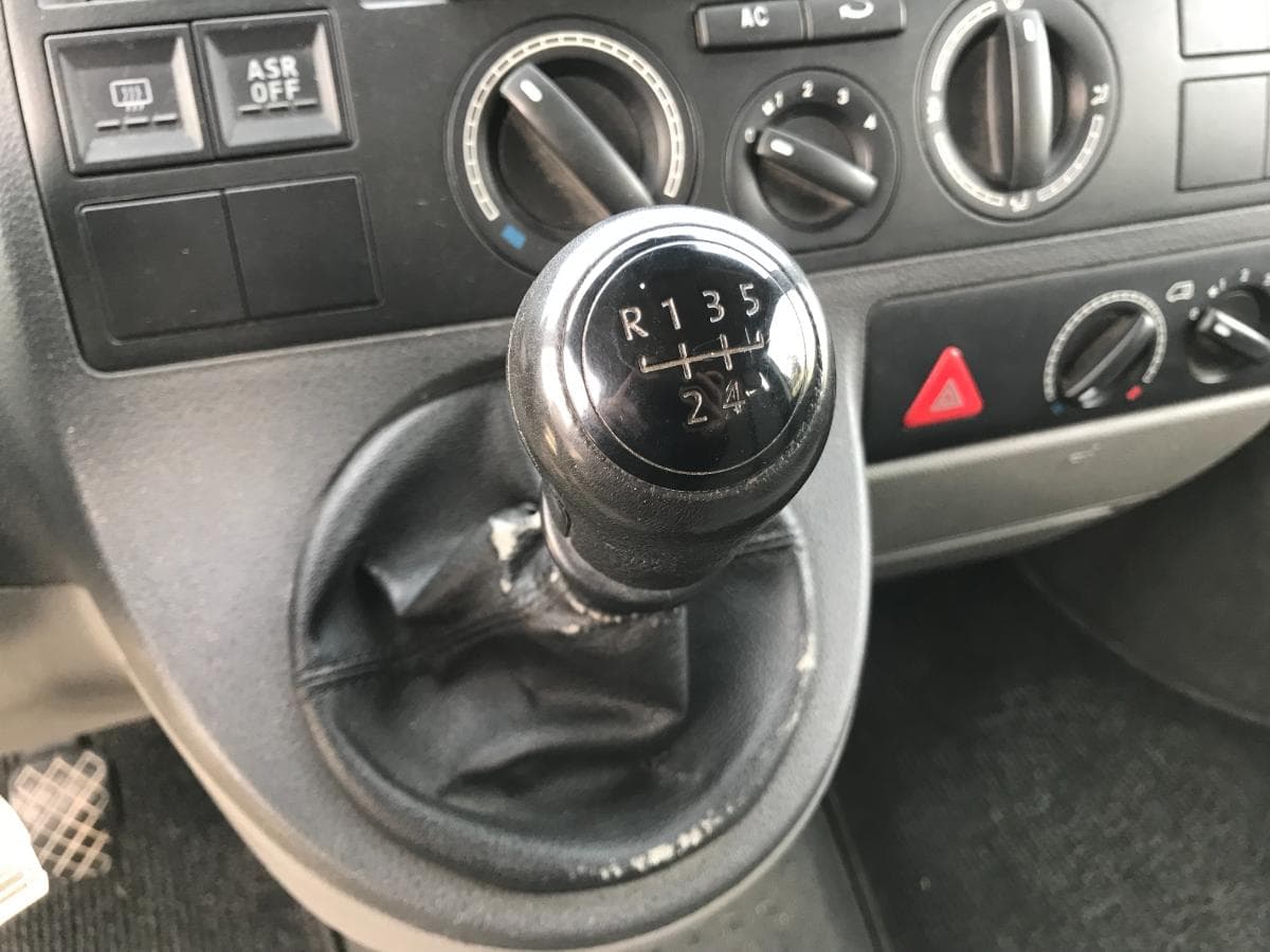 Volkswagen Transporter · 9 Lugares · Ano 2008 — imagem 20