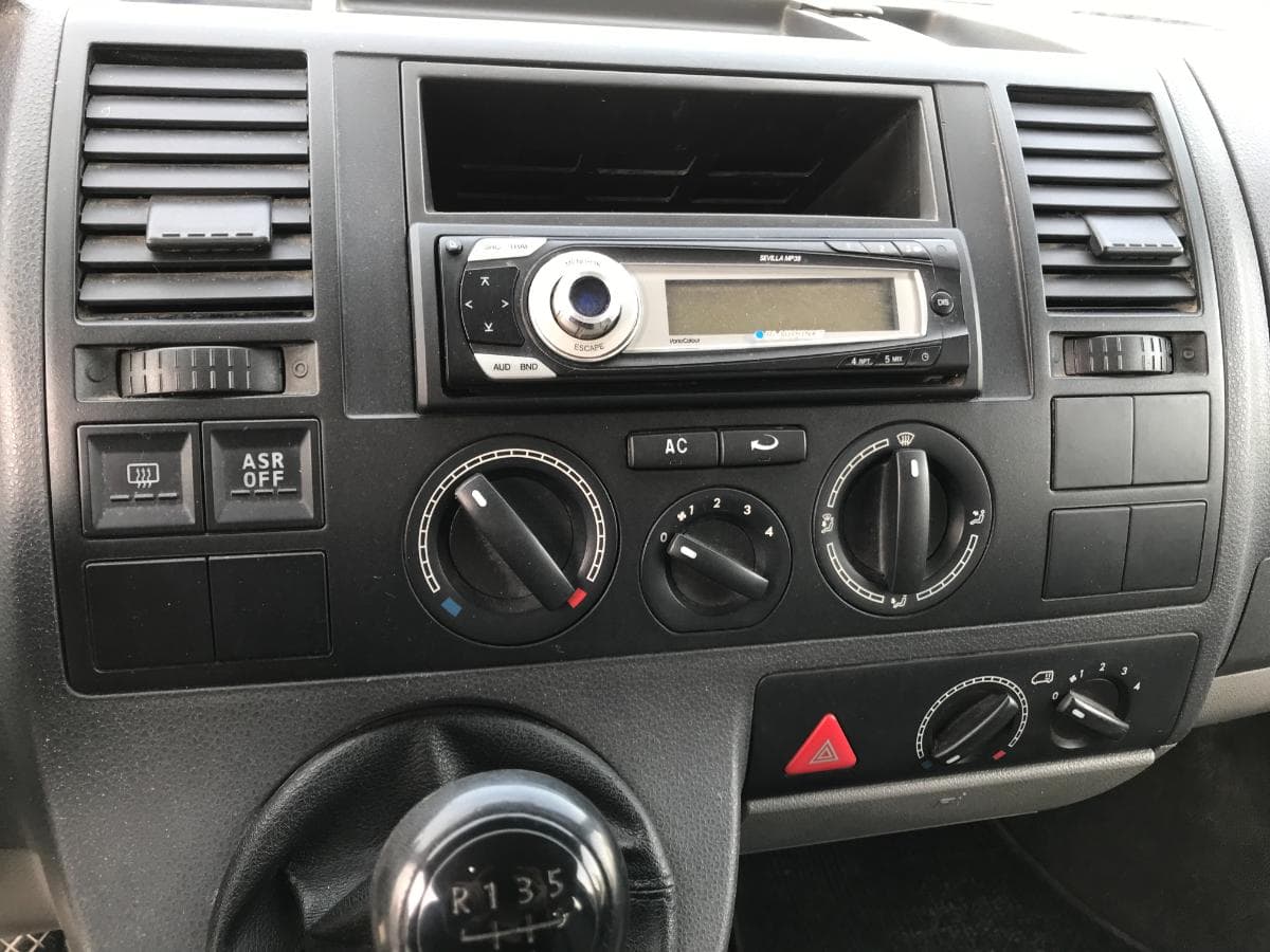 Volkswagen Transporter · 9 Lugares · Ano 2008 — imagem 26