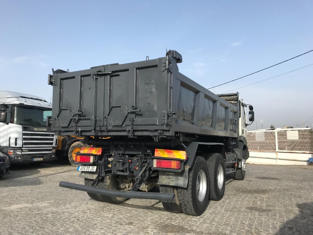Renault Kerax 33DVB2 · Ano 2003 · Tribasculante — imagen 4