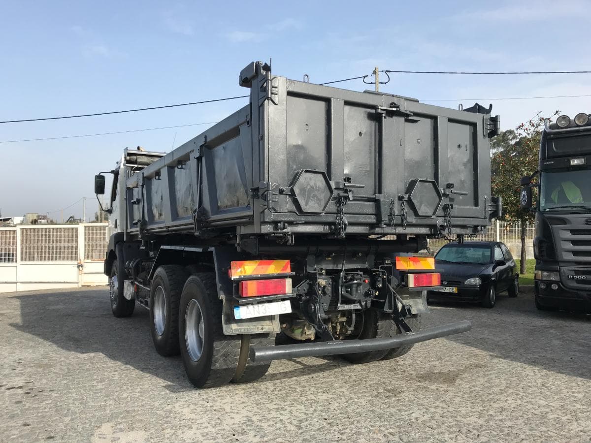 Renault Kerax 33DVB2 · Ano 2003 · Tribasculante — imagen 6