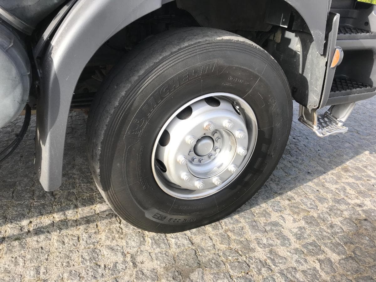 Renault Kerax 33DVB2 · Ano 2003 · Tribasculante — imagen 15