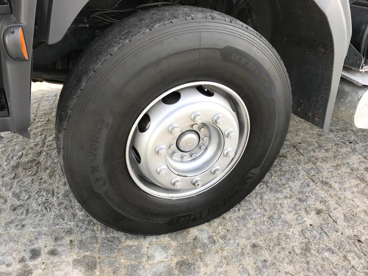 Renault Kerax 33DVB2 · Ano 2003 · Tribasculante — imagen 14