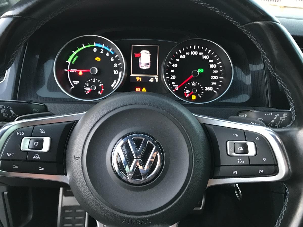 Volkswagen Golf 1.4 GTE · Ano 2015 — image 18