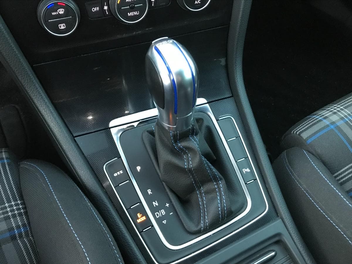 Volkswagen Golf 1.4 GTE · Ano 2015 — image 20