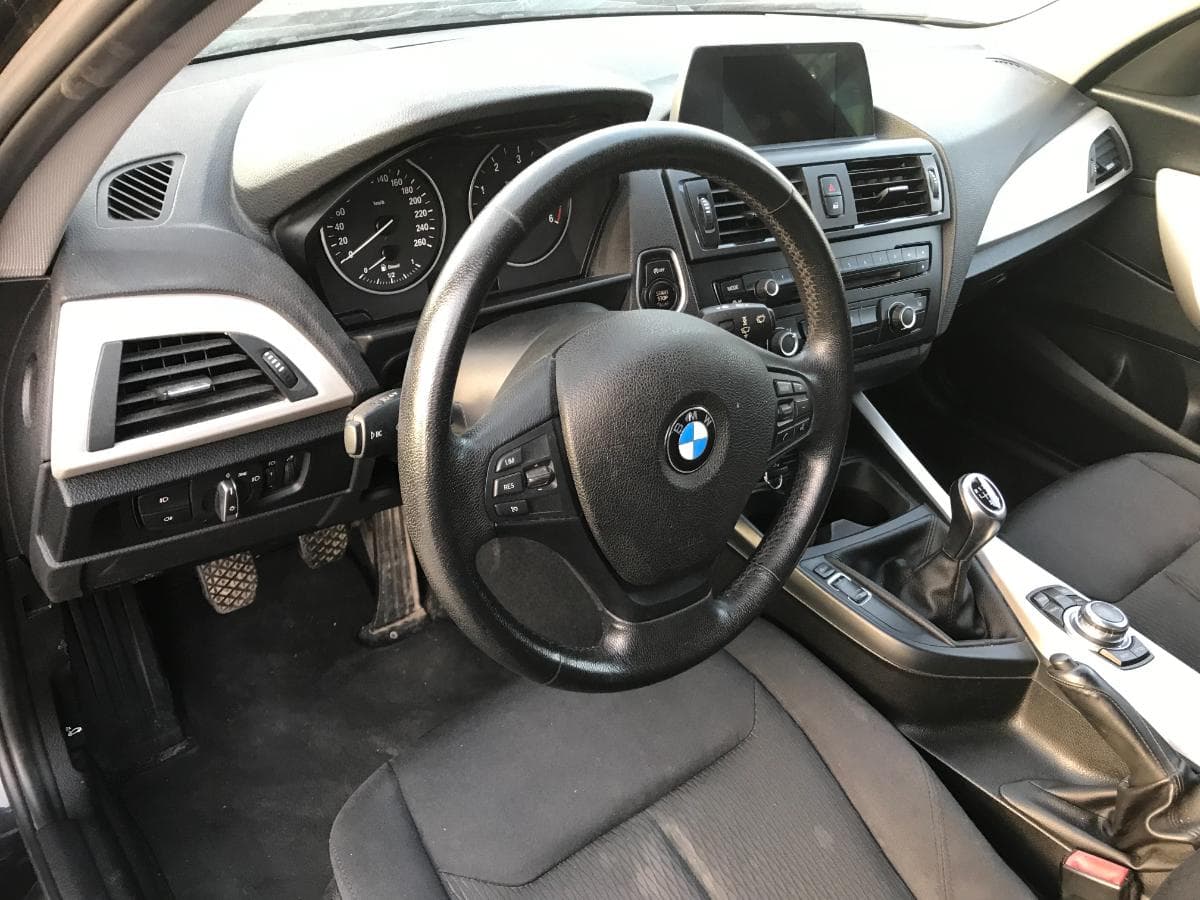 BMW 116D · Ano 2014 — imagem 28