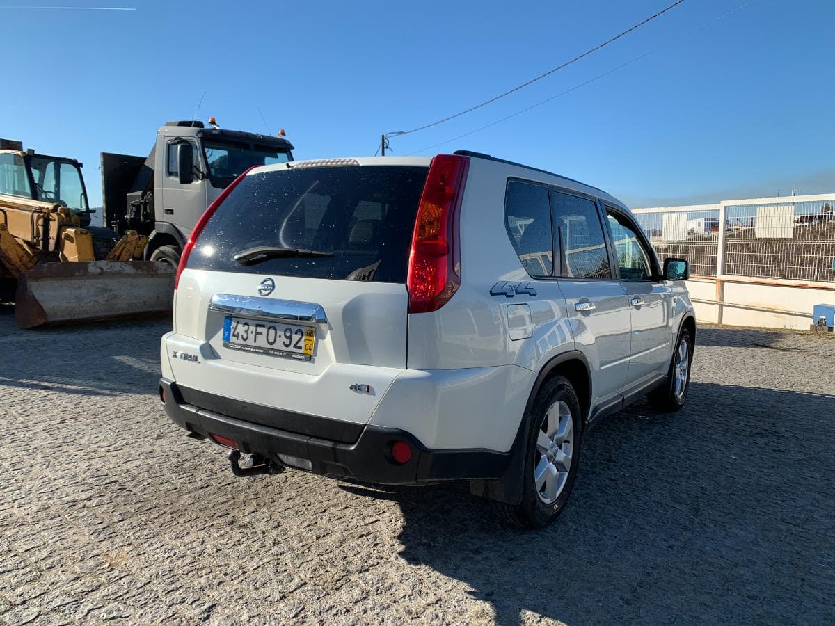 Nissan X-Trail 2.0 DCI · Ano 2008 — imagen 7