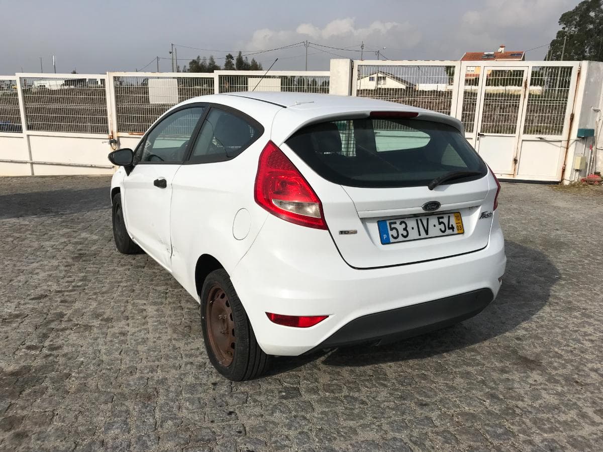 Ford Fiesta 1.4 TDCI · Ano 2010 — imagen 6