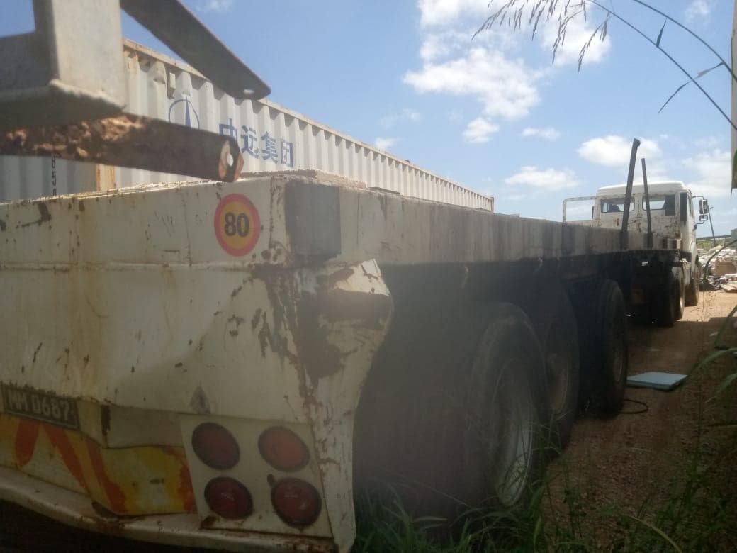 Camion avec remorque de marque Beiben Truck · — image 2