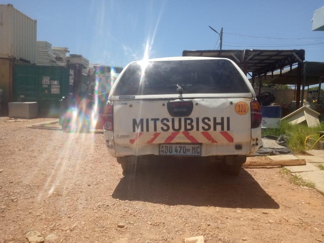 Viatura marca Mitsubishi · — imagen 3